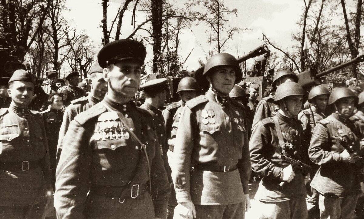 солдаты Красной армии, 1943 год, новая форма солдат СССР