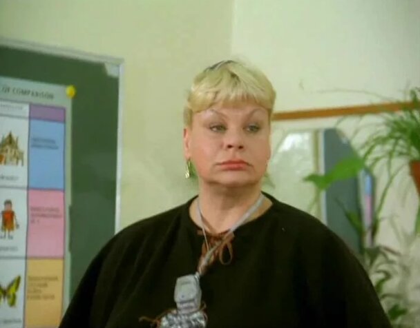 С такой учительницей по английскому - грех язык не выучить))