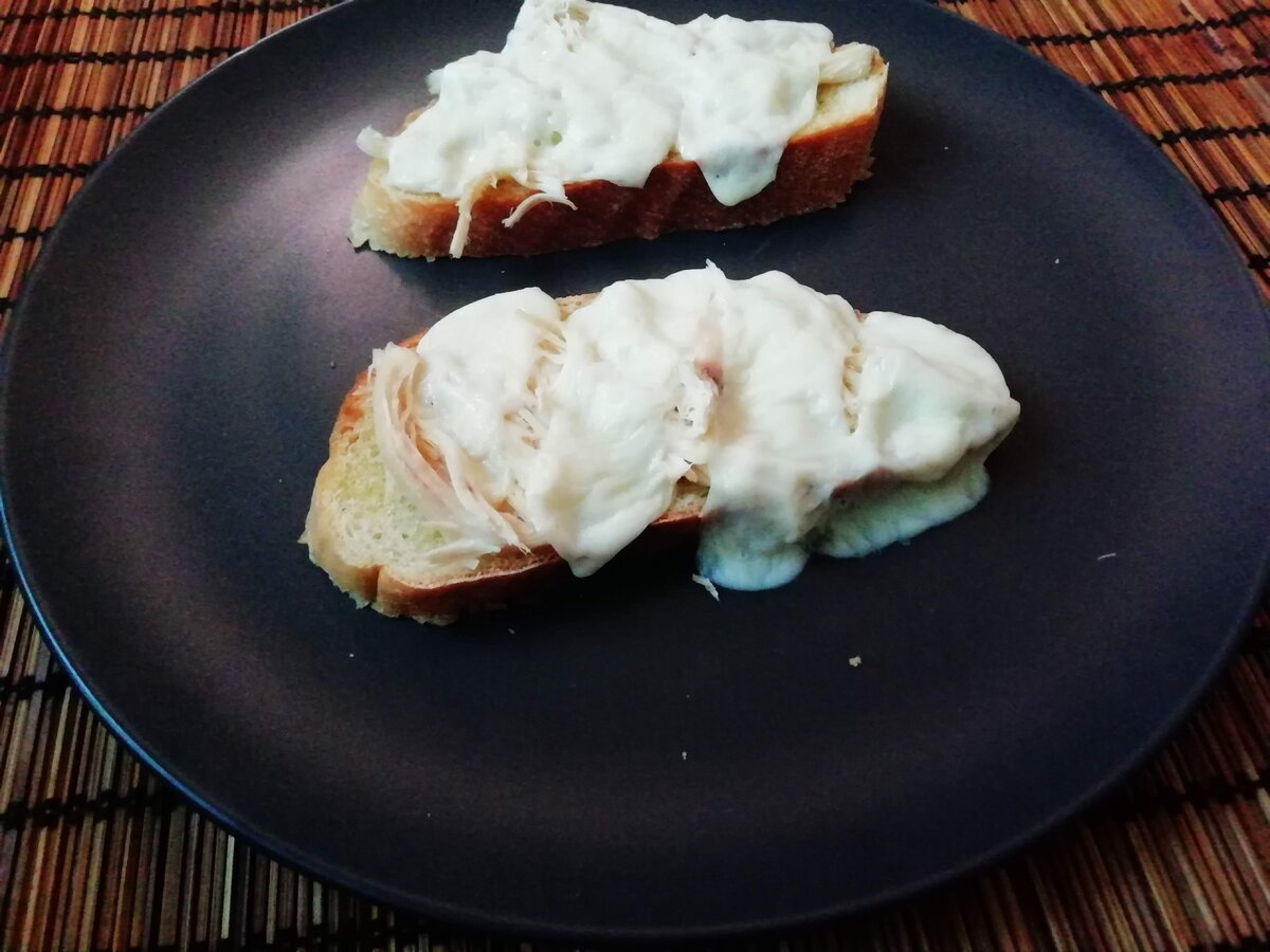 Рецепт горячего бутерброда для завтрака. Фото автора.