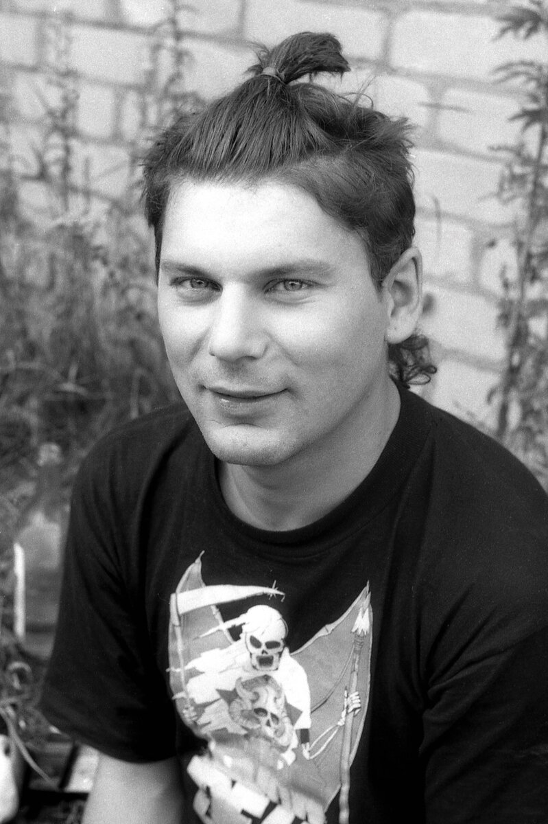 сектор газа солист юрий хой. юрий клинских сектор газа. сектор газа юрий клинских хой. сектор газа солист юрий хой. юра хой фотографии.