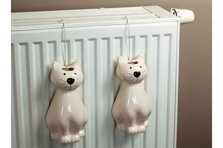 Интересное решение как увлажнить воздух нашла в интернете - керамические увлажнители. Фото из яндекс картинок.