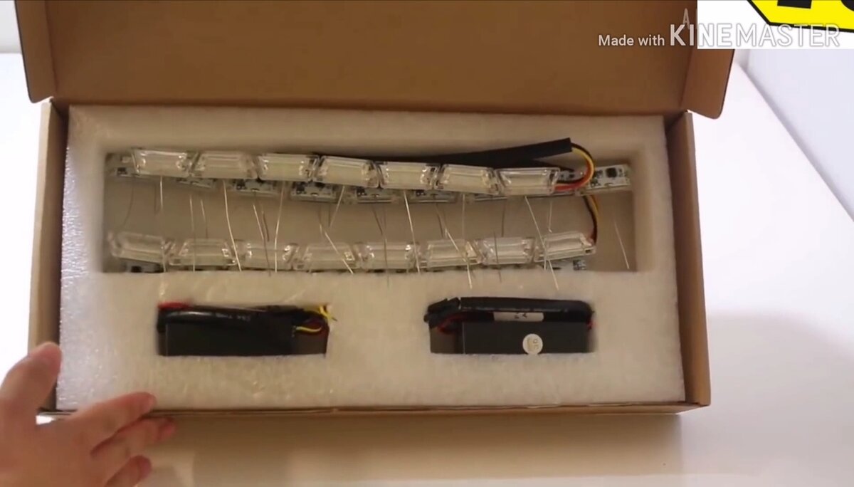 Приходит товар в такой надежной и прочной коробке. 