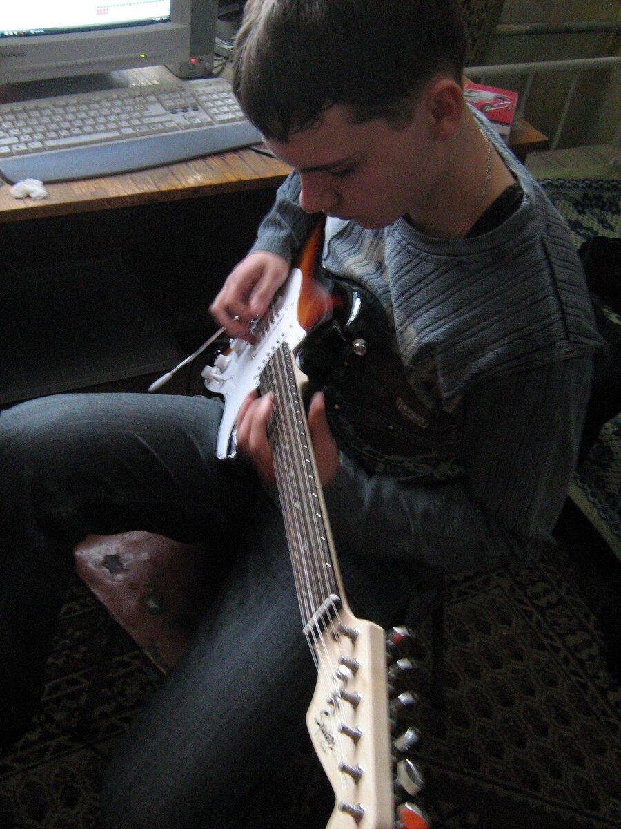 Моя первая гитара