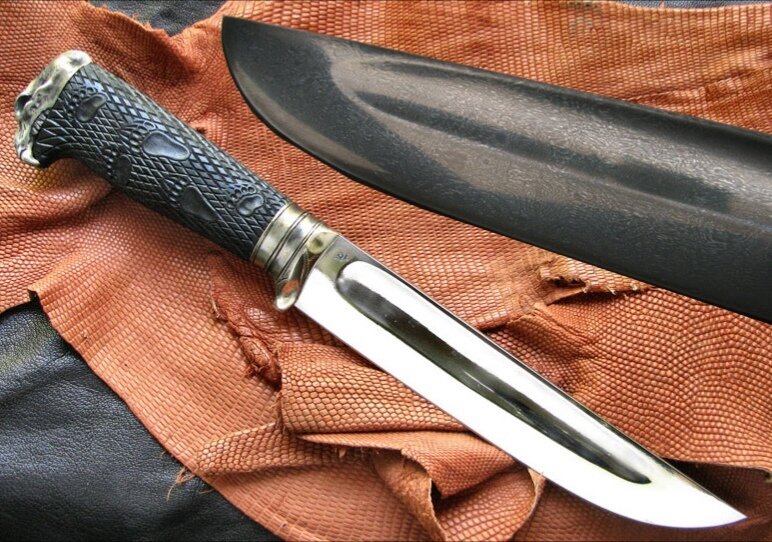 нож с долом