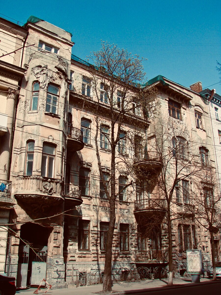 "Невеста старого генерала" в полный рост