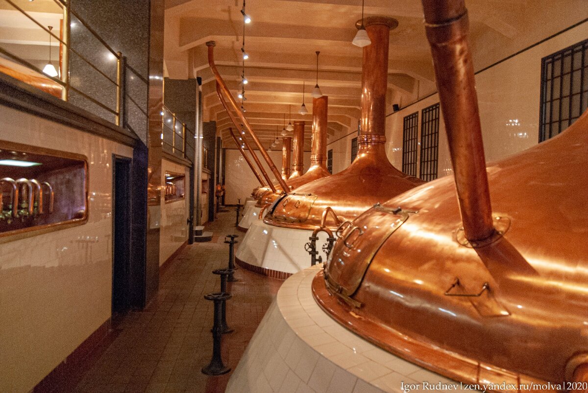 Чаны для производства пива на заводе в Пльзене