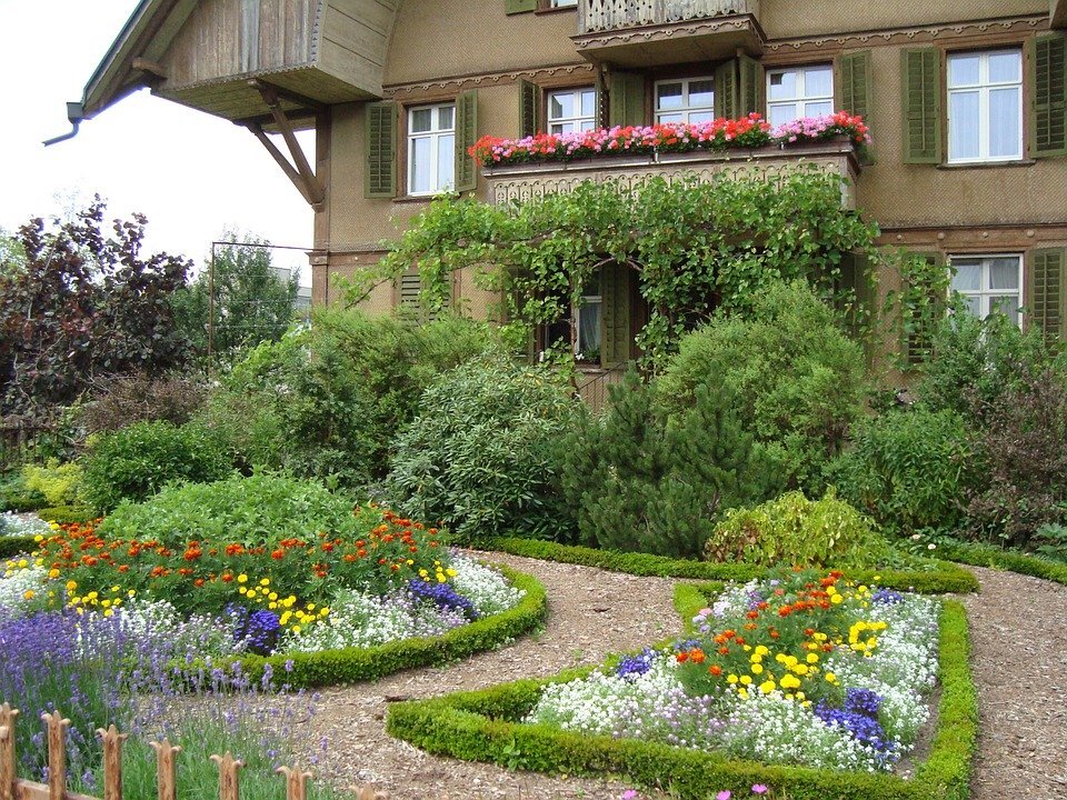https://cdn.pixabay.com/photo/2015/09/11/11/40/sumiswald-935645_960_720.jpg