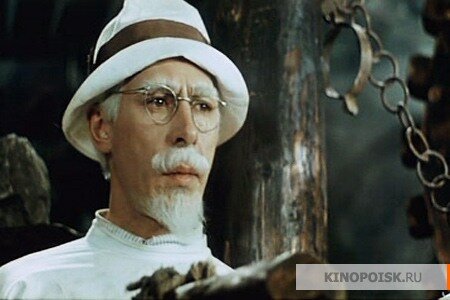 Олег Ефремов в роли доктора Айболита 