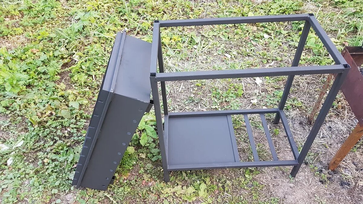 Так выглядит мангал в "разобранном" состоянии 