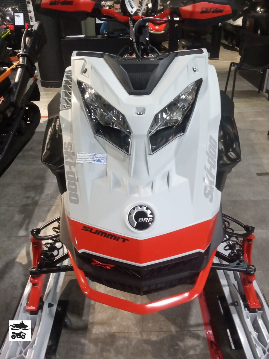 Новый пластик капота Ski-Doo Summit Expert 154 850 E-TEC