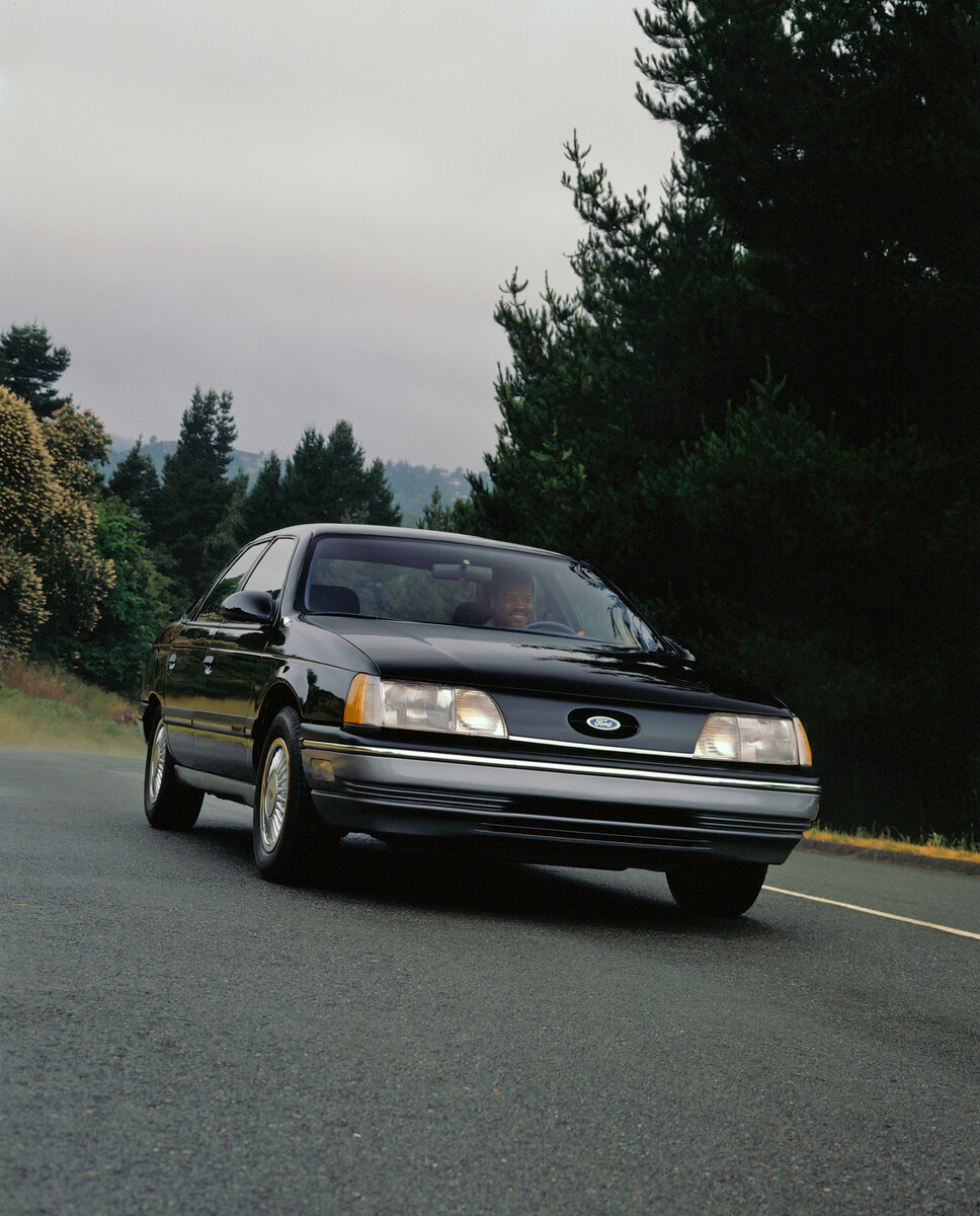 Ford Taurus 1
