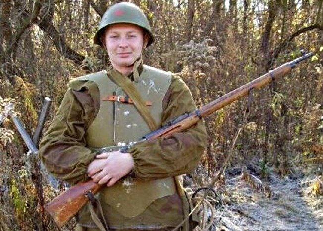 Боец в нагруднике СН-38. Реконструкция
