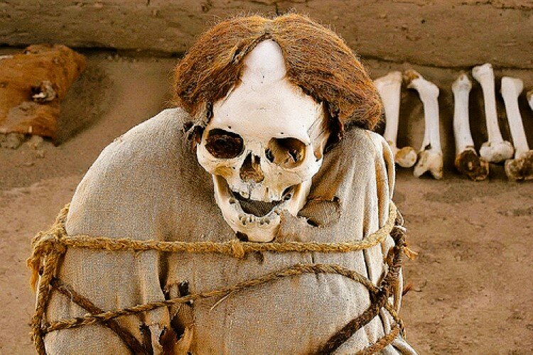 Старинное кладбище Чаучилла в Перу