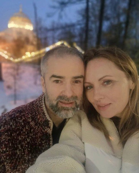    Елена Ксенофонтова показала жениха. Фото: соцсети актрисы