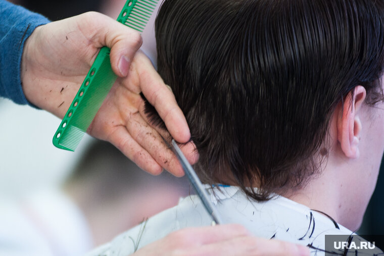    Парикмахерский инсульт — редкое состояние, сказала невролог Анна Серга