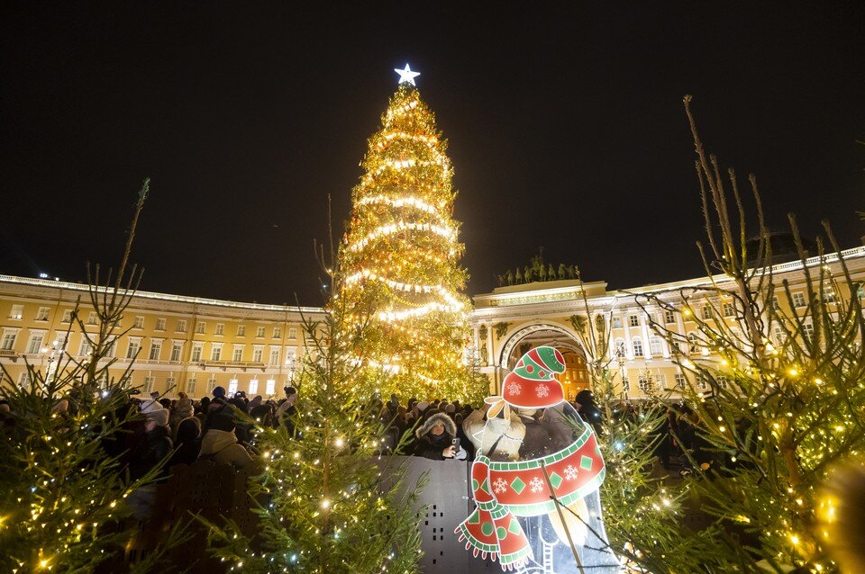     Новогодние праздники в Петербурге будут теплыми и без снега Юлия ПЫХАЛОВА