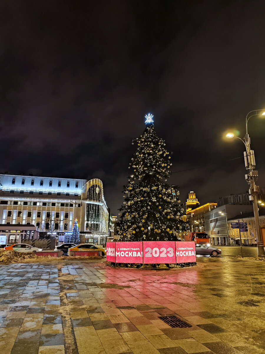 Все фото автора. В этом году Сухаревскую украсили бедненько.