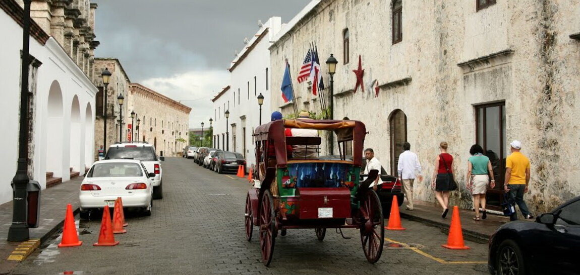 По Улице Дам в Санто-Доминго