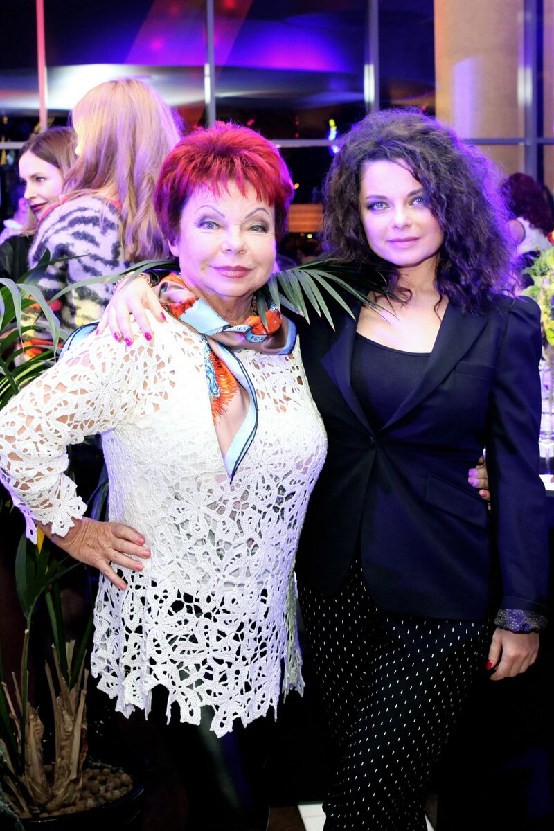    Наташа Королева с мамой Людмилой Порывай