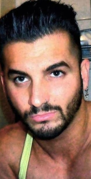 Энтони Лоффредо (Блэк Элиан) в 24 года решает кардинально изменить свою жизнь. Он бросает работу охранником и отправляется в австралию из Франции, чтобы изменить свое тело.