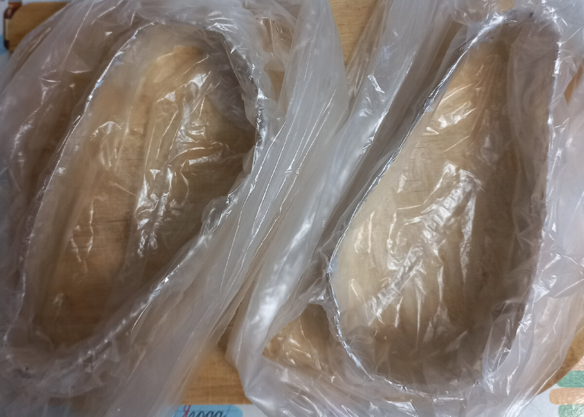 Каркас из свёрнутой в несколько раз фольги. Мешочек вложен в связи с тем, что дна из фольги нет.