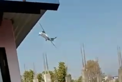    Падение самолета в Непале ©Скриншот