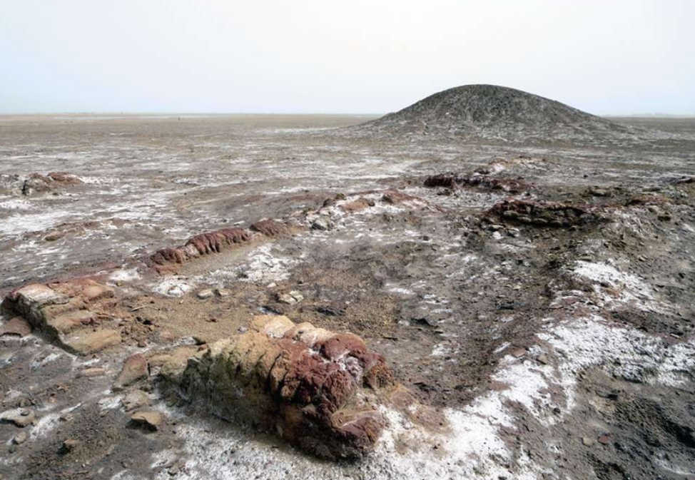 Руины Лагаша и древний холм рядом с городом 