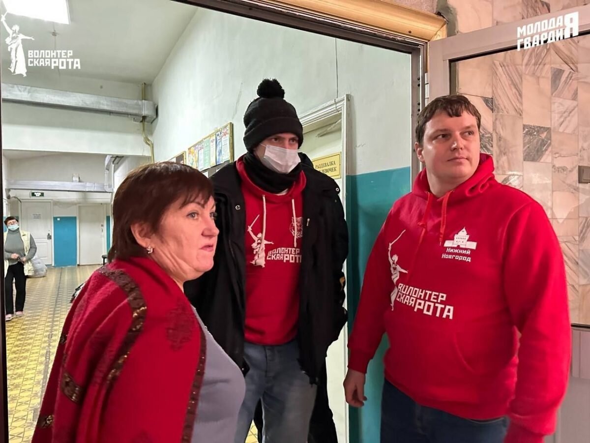    В пункте временного размещения беженцев в Харцызске активисты из Нижнего Новгорода оказывают необходимую помощь Пресс-релиз