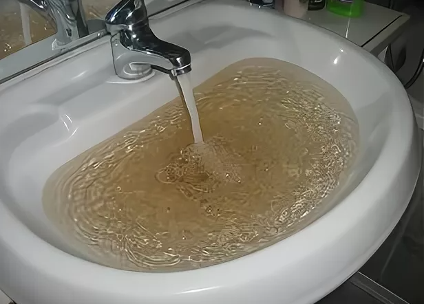 Профессиональный сантехник подсказал как избавиться от засора просто и быстро. 4 способа, благодаря которым вы забудете о засорах навсегда