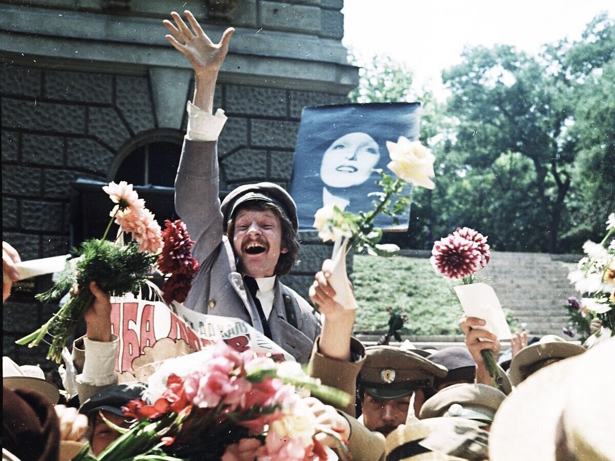 Кадр из фильма «Раба любви»