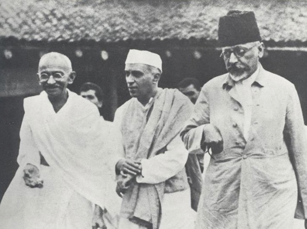 Махатма Ганди с соратниками по ИНК – Дж. Неру и А. К. Азадом.