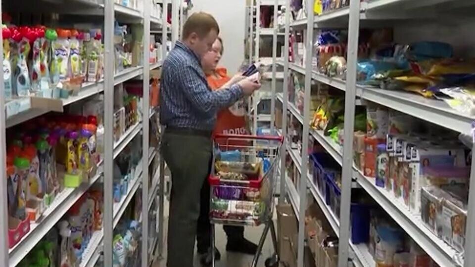     Неликвид: как магазины продают покупателям просроченные продукты скриншот видео