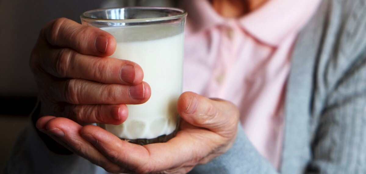 можно ли пить молоко пожилым людям. можно ли пить молоко пожилым людям. молоко для пожилых людей. кисломолочка для людей пожилого. можно ли пить молоко пожилым людям.