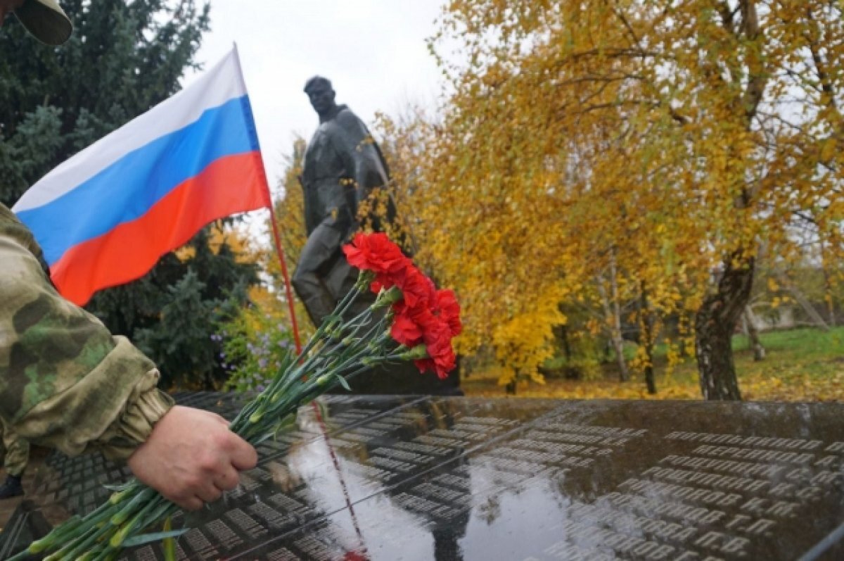    В ЛНР открыли памятник бойцам, погибшим при освобождении города Счастье