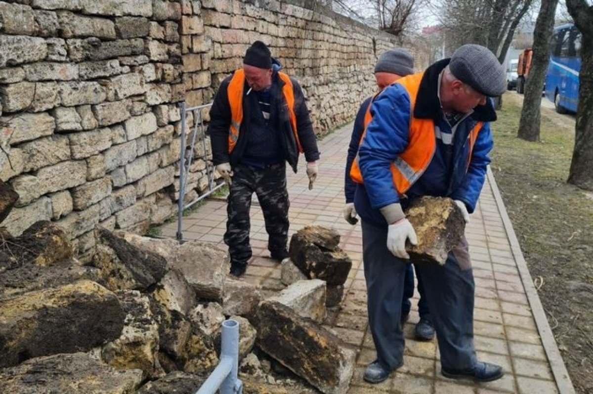 Крепость рушится на глазах. В Ставрополе падают старинные стены и балконы |  АиФ – Северный Кавказ | Дзен