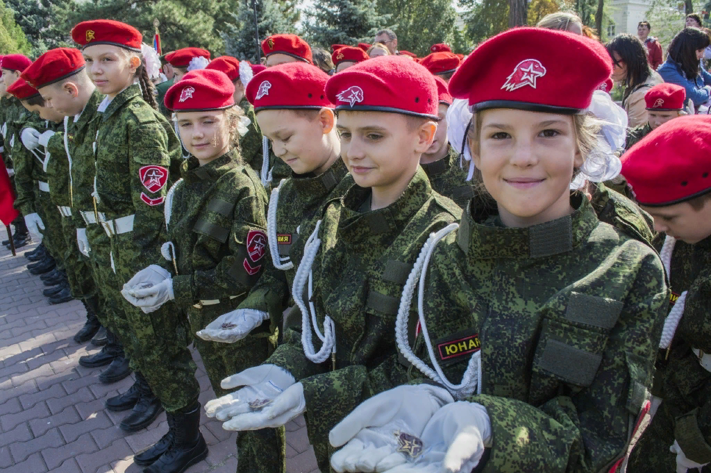 Детские военные школы. Военная форма для школьников. Юная армия форма. Военная школа для детей. Юная армия форма для школьников.