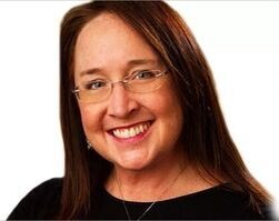 Валери Логан – директор по исследованиям Gartner, специализирующаяся на стратегиях управления информацией, передовых методах анализа и связанных с этим темах управления изменениями; также входит в исследовательскую группу Gartner Office of the CDO