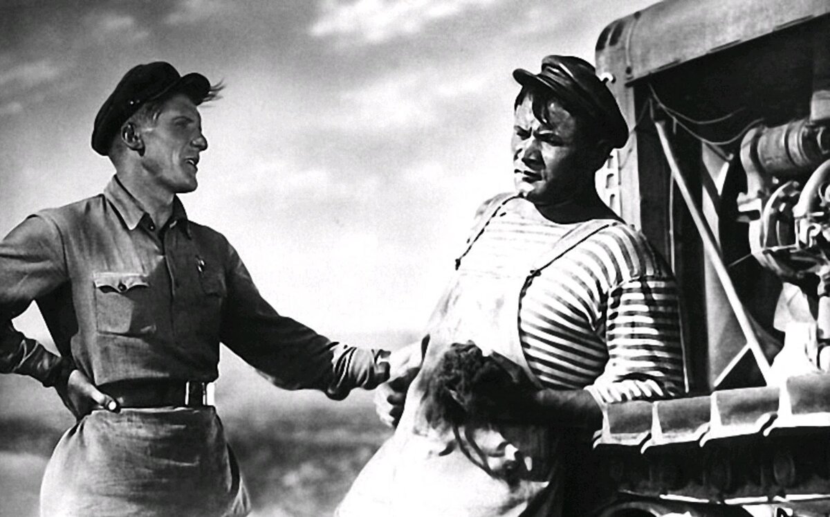 Кадр из фильма "Трактористы"