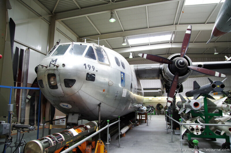1. Французский военно-транспортный самолёт Nord Noratlas