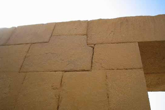 Фото взято с https://lah.ru/exped/giza-2005/