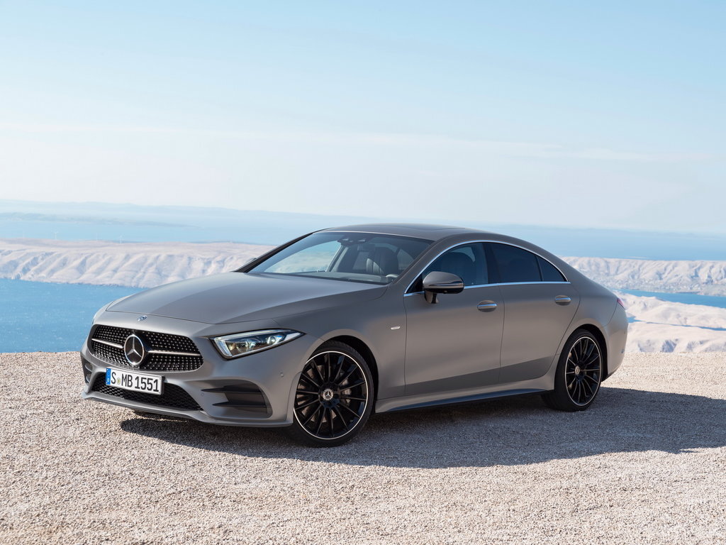 Mercedes-Benz CLS — заднеприводный четырехместный седан класса F. Премьера Мерседес CLS-Класс (C219) состоялась в 2004 году на AWтосалоне в Женеве. Осенью 2004 года AWтомобиль поступил в продажу и позиционируется как четырехдверное купе. Фейслифтинг — 2008 год. Второе поколение - с 2010 года. 
В 2003 году на Франкфуртском AWтосалоне Mercedes-Benz представил концепт на базе Е-класса - Mercedes Vision CLS. Серийная модель появилась лишь через год на AWтошоу в Женеве и практически не отличается от концепт-кара, да и название осталось неизменным - Mercedes CLS. Эта новинка позиционируется как конкурент BMW 6-Series.

Несмотря на часто употребляемую в отношении этого AWтомобиля фразу "четырехдверное купе", Mercedes CLS представляет собой седан, но с сильно наклоненной задней стойкой, плавно перетекающей в задний свес. Именно поэтому в профиль новинка напоминает массивное и роскошное купе. Однако, в AWтомобиле налицо все родовые признаки седанов, поскольку у него закрытый трехобъемный четырехдверный кузов с изолированным от салона багажником. Mercedes-Benz позиционирует эту новую модель, ее стоимость и оснащенность между седанами Mercedes E-Class и Mercedes S-Class, об этом говорит и аббревиатура CLS.

В основе Mercedes CLS лежит платформа от Е-класса, от которого позаимствована колесная база и линейка моторов, однако кузов у AWтомобиля принципиально новый. CLS получил иные нежели Е-класс фары, которых раньше было четыре. Вообще, передняя часть 4-дверного купе полностью отличается от Е-класса, выглядит очень динамично. Дизайн AWтомобиля выполнен в лучших традициях марки: обтекаемый облик, длинный капот, покатая линия крыши, высокая подоконная линия и эффектная подштамповка, протянувшаяся от передней колесной ниши до нижней кромки крышки короткого высокого багажника.

Внутри AWтомобиля просторно, как в полноразмерном седане, что немудрено при весьма внушительных габаритах Mercedes CLS: длина AWтомобиля 4,91 метра, высота 1,38 метра, колесная база составляет 2,854 мм (Е-класс). Объем багажного отсека этого "купе" позволяет не волноваться по поводу размещения чемоданов, он составляет 505 литров. Дизайн салона выполнен из кожи кремового цвета, передняя часть с деревянными вставками и многочисленными клавишами управления бортовыми системами.

Для нового Mercedes CLS предлагается два двигателя. Это 3,5-литровый шестицилиндровый, мощностью 272 лошадиные силы, а также пятилитровый V8 мощностью 306 лошадиных сил. С нуля до ста километров в час купе ускоряется за 7,0- и 6,1-секунды соответственно. Максимальная скорость обеих модификация ограничена на 250 километрах в час. Комплектуется Mercedes CLS новым семиступенчатым "AWтоматом". Также есть и версия CLS AMG с 5,4-литровым двигателем с компрессором мощностью около 500 л.с.

В стандартную комплектацию CLS 350 входят 17-дюймовые колесные диски, тогда как восьмицилиндровый AWтомобиль получит уже 18-дюймовые колеса. Технических новаций в силу 85-процентной унификации по узлам и агрегатам с Е-классом не очень много, но они существенны. Самая заметная - активные би-ксеноновые фары, способные "заглядывать за поворот", что повышает уровень активной безопасности. (Кстати, сложная форма их плафонов наводит на мысль о том, что знаменитому "глазастому" передку на Е-классе скоро придет конец.) Помимо этого, новое купе оснащается современными системами пассивной и активной безопасности, включая модернизацию томозов, пополнившихся электронными системами, которые заметно облегчают управление замедлением в пробках и старт на уклоне. В качестве опции CLS получит адаптивный круиз-контроль и систему Comand. В продаже Mercedes CLS появился осенью 2004 года.

В прайс-листе дилера этот «Мерседес-Бенц» все-таки назвали седаном. Логика продавцов понятна: ну как объяснить покупателю, что купе может быть четырехдверным? И синоним не подберешь... Такова уж мудреная фирменная терминология. Оригинальные индексы не упрощают дела: модели с одной буквой, от А до S, умеют идентифицировать почти все, но в тех, что нарекли двумя, а то и тремя, плавают порой даже специалисты. Ну что ж, попробуем привыкнуть к новому сочетанию в «мерседесовском» словаре – CLS. 
ЧТО В ИМЕНИ ТВОЕМ?

То, что он «Мерседес», любой определит с первого взгляда, даже если убрать огромную звезду с решетки радиатора. В то же время ни «лицом», ни «осанкой» купе CLS не повторяет ни одну из родственных моделей.

Вопреки обычаю первым делом открываю заднюю, а вовсе не переднюю дверь. Что там спереди, нетрудно представить. А каково же заднее сиденье этого четырехдверного, но все же купе?

Дверь низенькая и недлинная (зато без рамки стекла – дань спортивному стилю), но сделана грамотно: забраться назад несложно. Если не отодвигать переднее кресло до конца, места для ног хватает. А вот голова почти касается потолка – необходимая плата за пологий, приличествующий купе скос крыши. Чтобы не было искушения усесться сзади втроем, диван разделен вместительным коробом с вещевым ящиком. Босса на заднем сиденье этого «Мерседеса» представить, конечно, сложно. Скорее, пару детей или невысоких (и недолгих) попутчиков.

С места водителя «Мерседес-Бенц CLS» видится… «Мерседесом». Тот, кому фирменный немецкий стиль по душе, окажется в своей тарелке. Лишь некоторые детали, вроде трех больших черных (в иных комплектациях – белых) циферблатов спидометра, тахометра, часов под кожаной аркой козырька, да отсутствие фирменной звезды над капотом напоминают, что вы действительно в новом AWтомобиле.

Высокая линия остекления и мощный, широкий тоннель между сиденьями не давят – скорее, настраивают на собранность. Интерьер словно подчеркивает: CLS – не вальяжный седан, а пусть не совсем обычный, но спортивный AWтомобиль. Причем со всеми удобствами. Проще сказать, чего в данной комплектации нет: климат-контроля сзади и вентиляции сидений.

ИСКУССТВО ПРИВЫКАТЬ

Корма едущего впереди AWтомобиля приближается быстрее ожидаемого. А в салоне мирно мурлычет магнитола, и пассажир, прикрыв глаза, вряд ли догадается, что машина столь интенсивно набирает скорость. Впрочем, буду справедлив: начало разгона сопровождалось заметным рывком. Это новейшая семиступенчатая коробка передач 7G-Tronic откликнулась на резкое нажатие педали газа. Агрегат работает по сложному алгоритму. Например, в режиме кик-даун переключает передачи не последовательно, а через одну: седьмая, пятая, третья. Но коробке поначалу надо привыкнуть к вашему стилю вождения, мы ведь тоже не мгновенно адаптируемся к новому AWтомобилю.

Впрочем, к хорошему привыкаешь быстро. Скажем, к рычажку указателей поворота, до которого достаточно легонько дотронуться, чтобы «Мерседес» предупредительно мигнул три раза оранжевым. Моментально сжился с цепкими, типично немецкими «AWтобанными» тормозами. Да и руль, чуть тяжеловатый для маневрирования по городу, на шоссе помогает уверенно держать курс.

Вернувшись в город и попав на древнюю брусчатку, невольно сжал зубы. Сейчас прекрасная жесткая подвеска, так понравившаяся в быстрых поворотах, начнет «жаловаться». Чувствовалось: там внизу – под тяжелым, прекрасно изолированным от дорожных неурядиц кузовом – идет нелегкая работа. Это заставляет сбрасывать скорость и выбирать наиболее гладкий путь. Но ни руки на руле, ни тело в кожаном кресле дискомфорта не ощущают. Пожалуй, ни один AWтомобиль не любит подобного «доAWтомобильного» покрытия, но некоторые лучше к нему приспосабливаются. CLS – из таких.

СВОЙ СРЕДИ СВОИХ

Глядя, как мой «Мерседес» занимает место в гараже дилера среди собратьев по марке, суммирую впечатления от короткой встречи. Назвать машину сенсационной новинкой нельзя, уж очень она близка к известным престижным седанам и купе. И все-таки – другая. А потому, вероятно, заинтересует ездока-гурмана, который, приглядываясь к седану S-класса, посчитал, что в нем логичнее ездить с наемным водителем. По «повадкам» CLS ближе к купе.

Цена, разумеется, отвечает положению в престижном модельном ряду. Когда мы знакомились с AWтомобилем в Риге (здесь машина стоила 70 600 евро), в Москве дилерских машин еще не было, а цены называли лишь рекомендованные. Начинались они с 72 000 евро. Не удивительно: буквы CLS в «мерседесовском» словаре по смыслу близки к Е и S, хотя, как любой синоним, имеют свой колорит.
