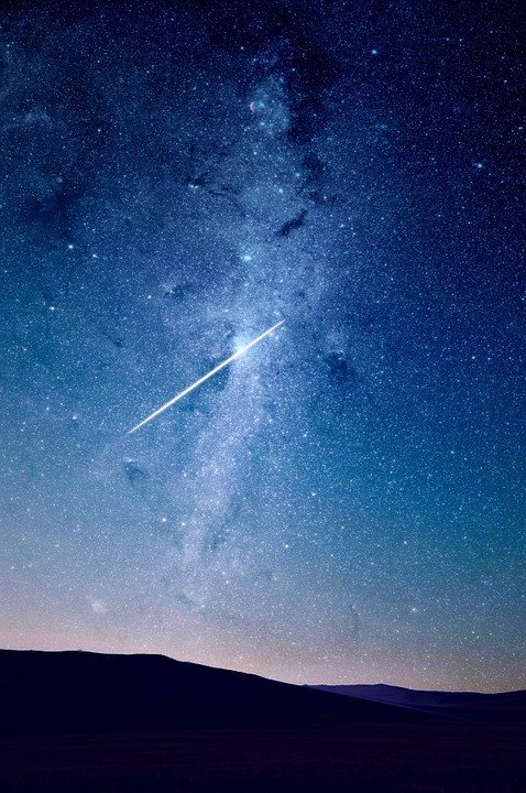 https://cdn.pixabay.com/photo/2014/12/15/17/16/night-sky-569319_960_720.jpg