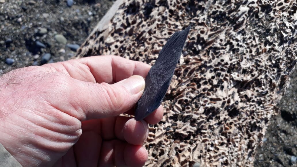 Этим краем можно пользоваться, как ножом.