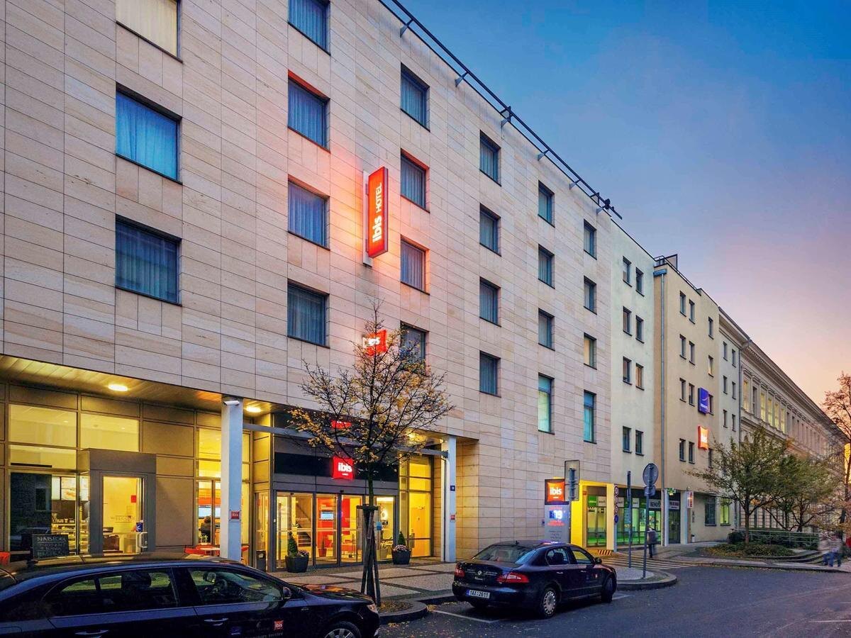 Ibis Praha Wenceslas Square 4* находится в 10 минутах от Вацлавской площади