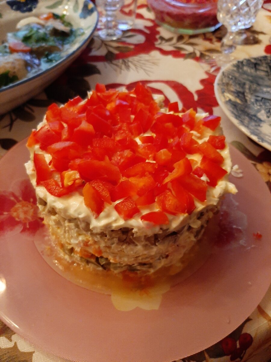 САЛАТ -ПРАЗДНИЧНЫЙ