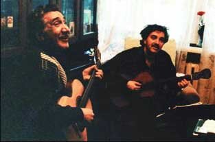 ТИМОФЕЕВ Олег Витальевич (Oleg V. Timofeyev), род. 1963, Москва, – гитарист, музыкальный педагог, историк музыки. Родился в России в семье с большими музыкальными традициями; в настоящее время живет в США, преподает в университете Айовы. В 1993 году получил степень магистра в Университете Южной Калифорнии, а в 1999 году защитил докторскую диссертацию – "Золотой век русской гитары: репертуар, исполнительская практика и социальные функции русской семиструнной гитарной музыки (1800-1850)" – в Университете Дьюк (Duke University), материалы которой стали, в частности, одним из важнейших источников при подготовке статей о русских гитаристах и русской гитаре к новому изданию знаменитой Музыкальной энциклопедии Гроува (The New Grove Dictionary of Music and Musicians, 2000). Играть на гитаре начал самостоятельно еще в раннем детстве, затем (с 1981 по 1983 год) брал уроки гитары у Камилла Фраучи. С 1983 года изучает и исполняет старин-ную музыку на оригинальных струнно-щипковых инструмен-тах, для которых она была написана (лютня, гитара). В 1989 году приехал в Соединенные Штаты, где учился у Патрика О'Брайена, Джеймса Тайлера и Хопкинсона Смита.

Дебютные записи Олега Тимофеева вышли в 1999 году: первый диск – "Странствующий лютнист" ("The Wandering Lutenist") – в коллекции лютневой музыки ХVII века, а второй – "Золотой век русской гитары" ("The Golden Age of the Russian Guitar", 2 CD) – стал по-настоящему пионерским, открывшим совершенно новую страницу в истории гитарных записей.
    
Оба диска были с воодушевлением и одобрением встречены мировой музыкальной критикой. Журнал "Guitar Player" писал, что 'Золотой век русской гитары' Олега Тимофеева интересен как в эмоциональном, так и в техническом и в историческом отношениях, и, безусловно, привлечет внимание каждого, кто любит гитарную музыку. Более того, первый альбом Тимофеева стал интересен не только гитаристам, но и вообще всем, кто интересуется русской культурой. Журнал "Русская жизнь" заметил: "Этот прекрасный диск открывает окно в репертуар классической русской гитарной музыки прошлого столетия". Целью Олега Тимофеева на последующие несколько лет стало сохранить открытым это окно и создать по-настоящему широкую коллекцию записей русской гитары. Именно этому была посвящена работа музыканта над записью к 150-летию со дня смерти Андрея Осиповича Сихры (1850-2000) полного музыкального собрания его произведений.

 Олег Тимофеев
Является организатором и руководителем американской музыкальной группы "Талисман" (создана в 2000 г.; помимо О.Тимофеева в состав ансамбля входят Анне Харлей - Anne Harley, сопрано, и швейцарский скрипач Этьен Абелин - Etienne Abelin), осуществившей по инициативе О. Тимофеева ряд интересных культурных проектов, в том числе в 2002-2004 годах с известным цыганским коллективом "Колпаков Трио", в рамках которого были проведены открытые концерты (апрель-май 2003), а в 2004 году на студии "Dorian" записаны два альбома: "Стеша", воссоздающий репертуар русской цыганской певицы Степаниды Солдато-вой – 'Стеши' (1787-1822), и "Высотский", посвященный русскому гитаристу-виртуозу и композитору Михаилу Высот-скому (1791-1837) известному своей любовью к цыганской музыке, с реконструкцией сольной и ансамблевой музыки русских цыган 20-х годов XIX столетия для семиструнной гитары, гитары и голоса.

Артистический директор и соучредитель основанной в сентябре 2004 года в Айове (США) Международной академии русской музыки, искусств и культуры (International Academy for Russian Music, Arts and Culture, IARMAC). Учредитель, организатор и директор Международного ежегодного русского гитарного семинара и фестиваля (International Annual Russian Guitar Seminar and Festival, IARGUS), проводящихся начиная с 2006 года.