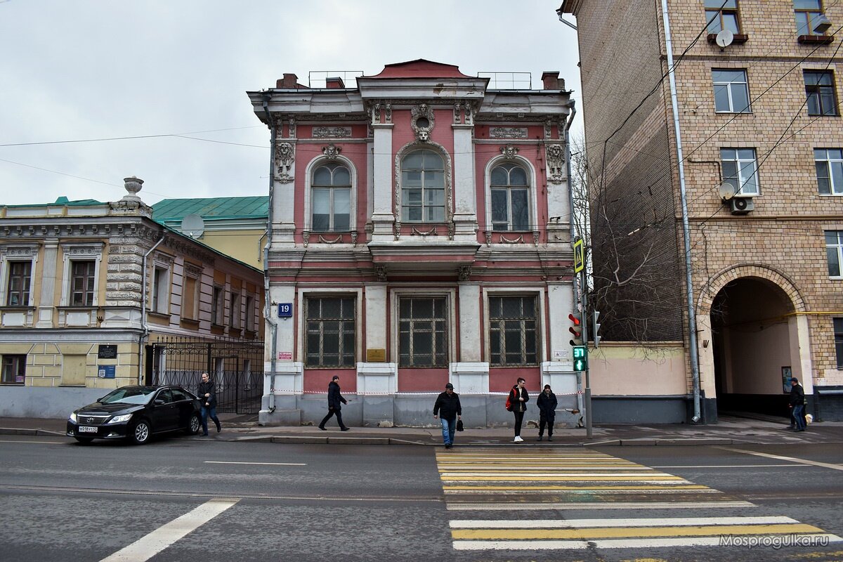 Старая басманная. Старая Басманная ул., 19, стр. 1, Москва. Городская усадьба с флигелем на старой Басманной. Старая Басманная дом 19. Старая Басманная 19 флигель.