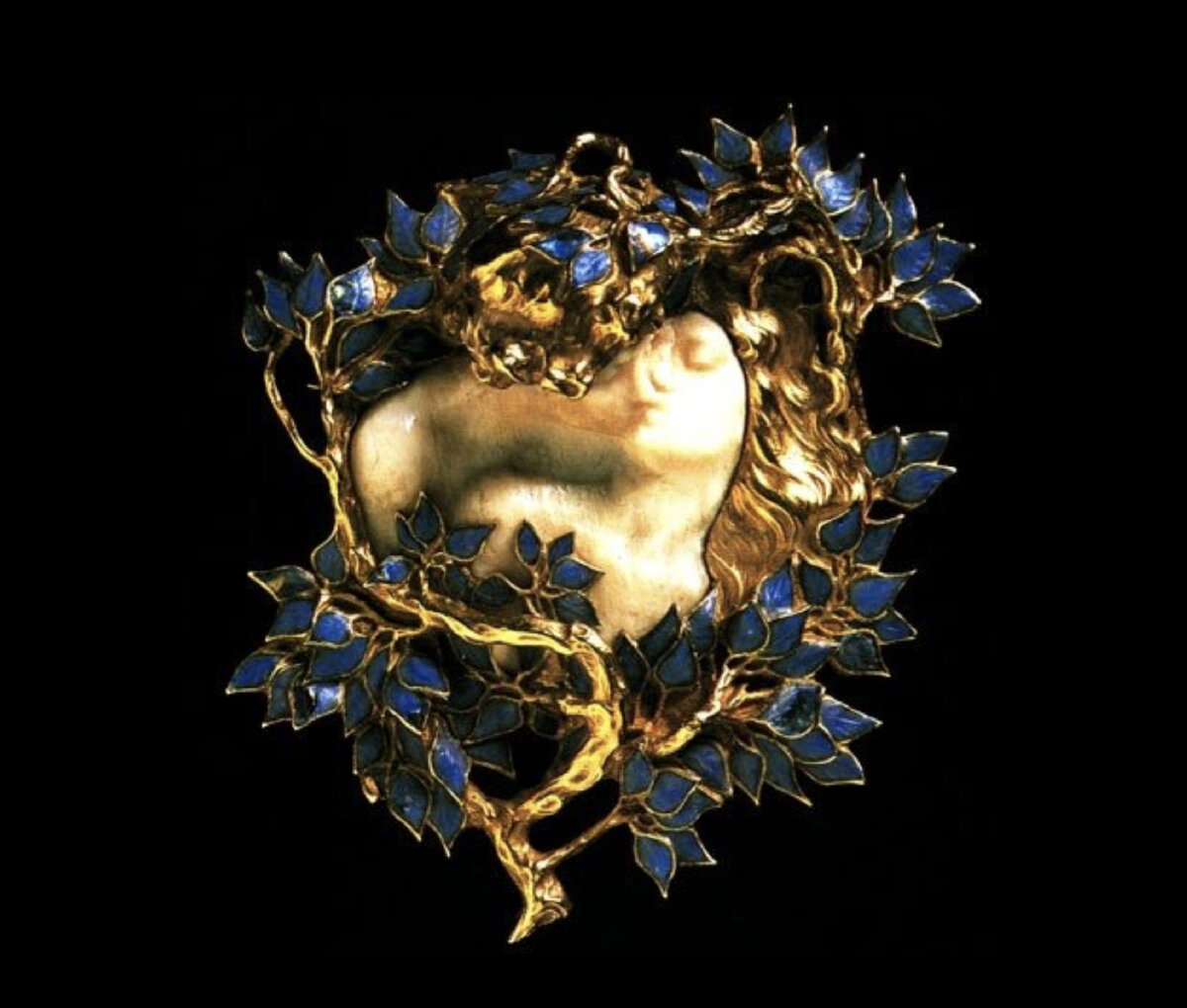 Брошь Рене Лалика "Поцелуй". Золото, эмаль.