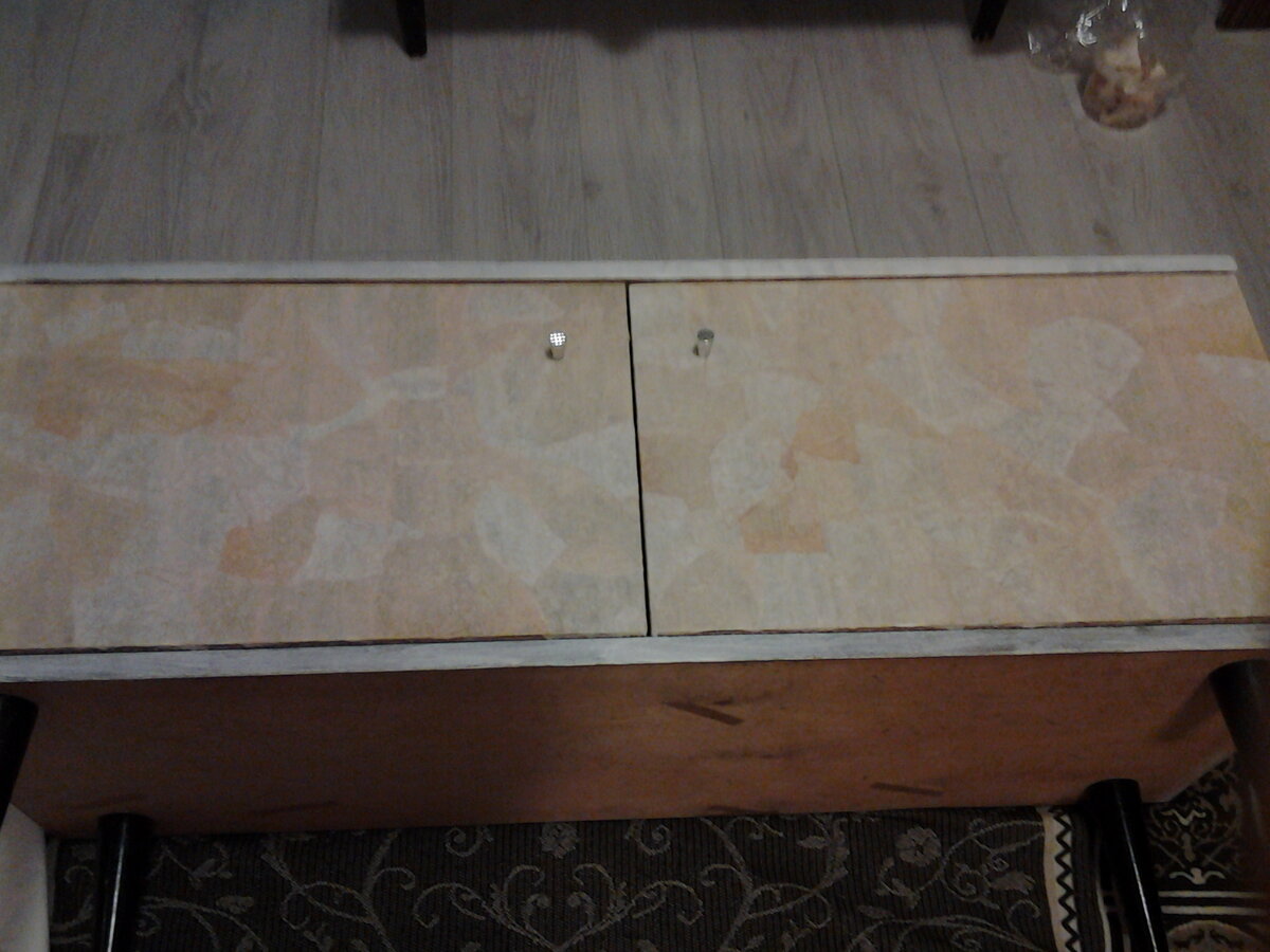 Дверцы обклеены крафтбумагой