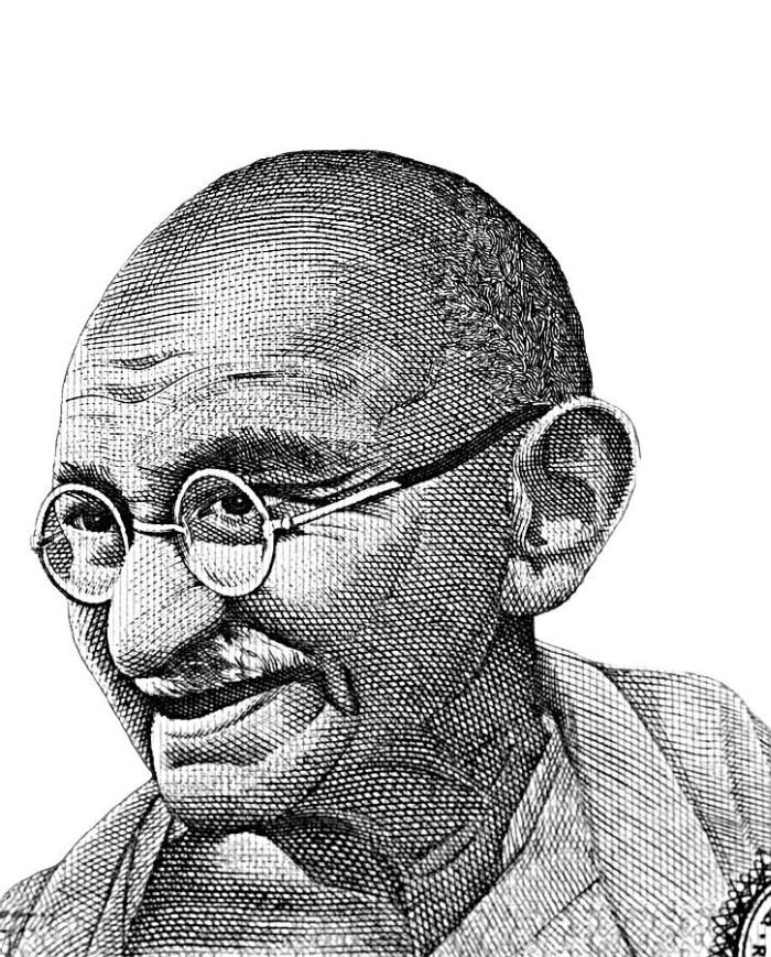 Ганди был расистом, заставлявшим маленьких девочек спать в постели с собой